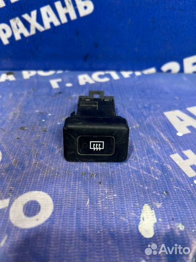 Кнопка обогрева заднего стекла Nissan Primera P11