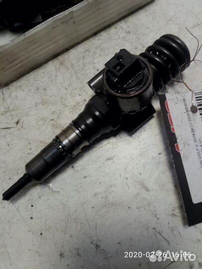 Форсунка топливная Volkswagen Golf