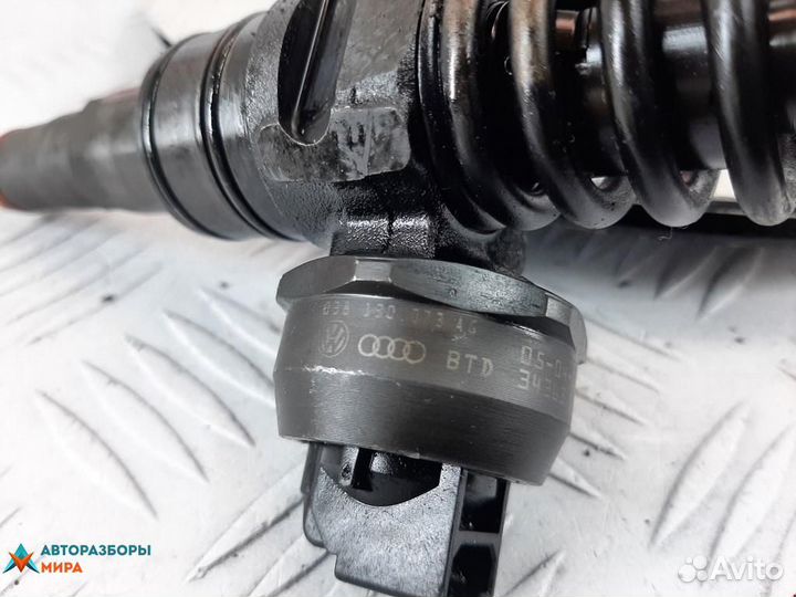 Форсунка Volkswagen Golf Plus 2005 038130073AG