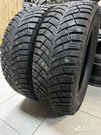 Michelin X-Ice North 4 215/60 R16