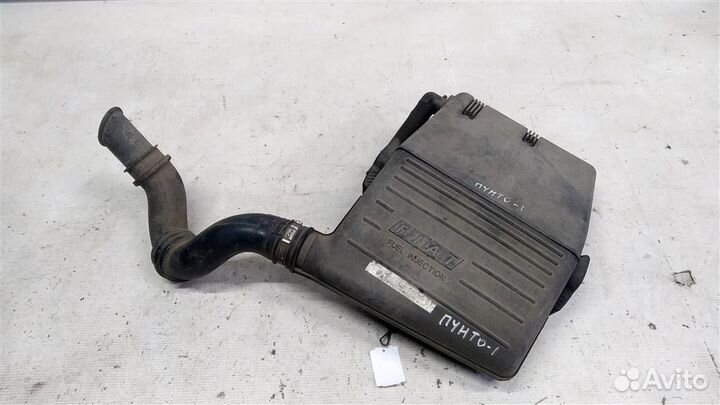 Корпус воздушного фильтра Fiat Punto 93-99г