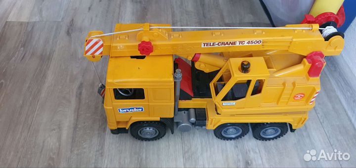 Игрушки Bruder грузовики