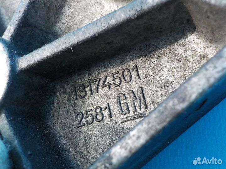 Кронштейн опоры двигателя задний opel Astra J 2010