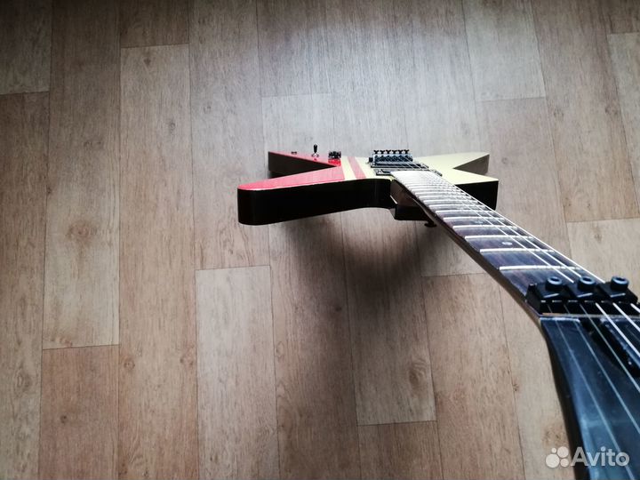 Мастеровая электрогитара