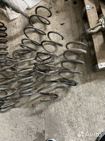 Передние пружины Toyota Camry 40 3.5 06-11 гв