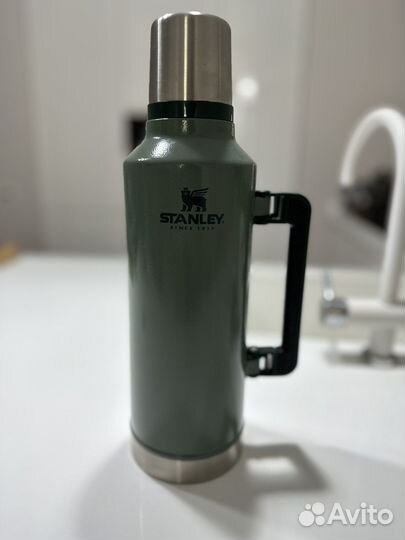 Термос Stanley Classic 2.3L