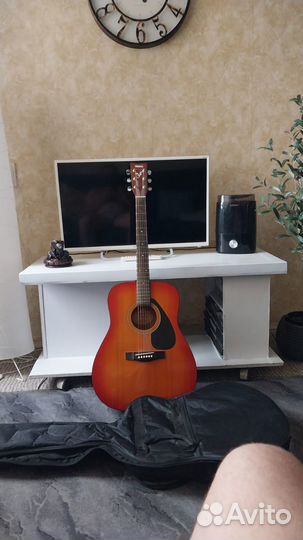 Акустическая гитара yamaha