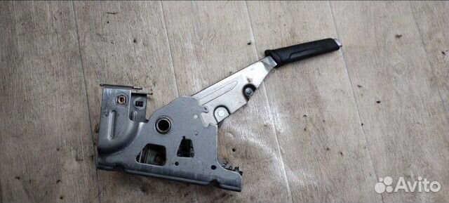 Рычаг стояночного тормоза Opel Insignia A16XER