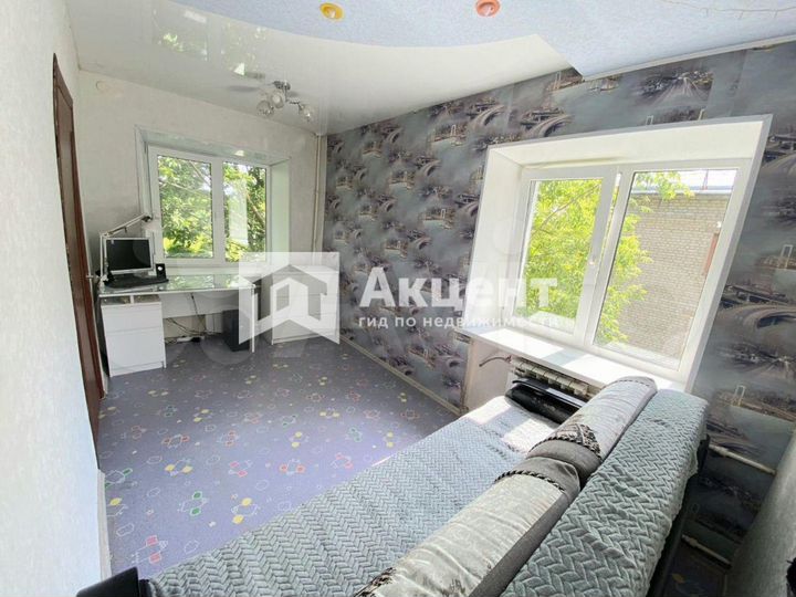 2-к. квартира, 40 м², 3/3 эт.