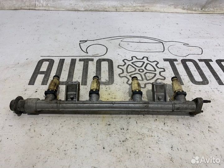 Рампа с форсунками Hyundai Elantra XD G4GC 2005