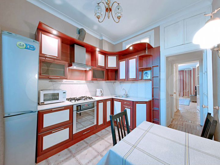 2-к. квартира, 64 м², 3/6 эт.