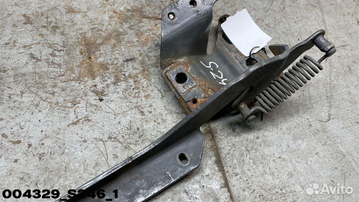 1785547 Шарнирная петля правая ширина шасси 1140