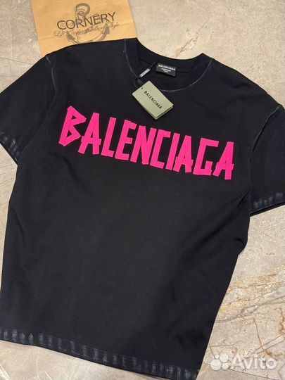 Футболка Balenciaga 2025