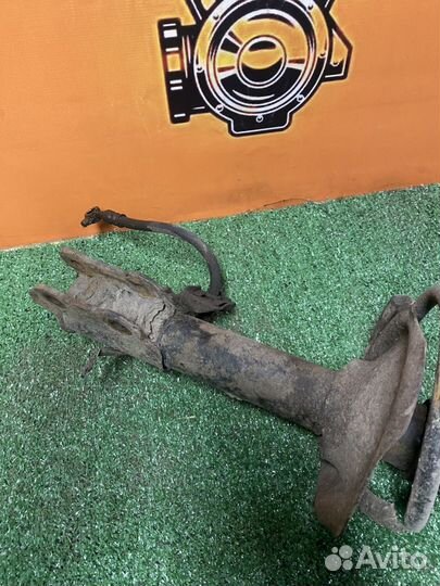 Амортизатор Передний левый Nissan Almera classic