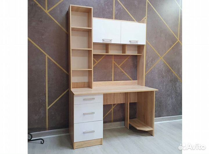 Письменный стол