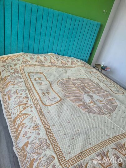 Покрывало на кровать новое