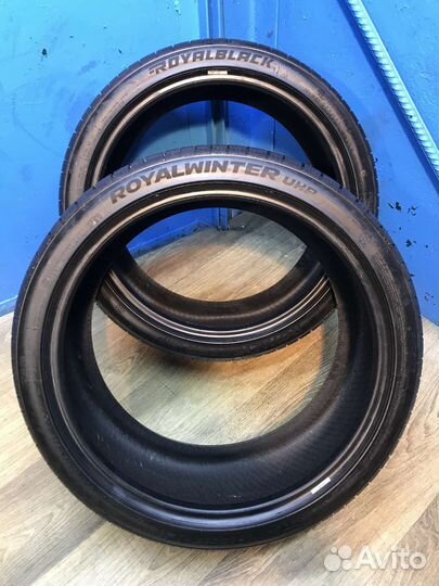 Royal Black Royal Winter UHP 255/35 R19