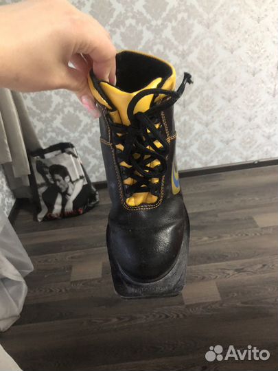 Ботинки лыжные