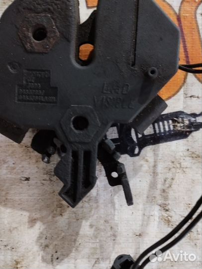 Замок капота левый Volvo S60