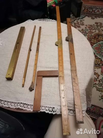 Набор старинных строительных инструментов