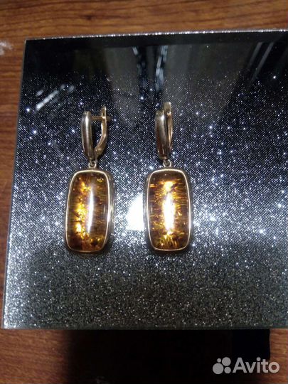 Серебряные серьги с янтарем