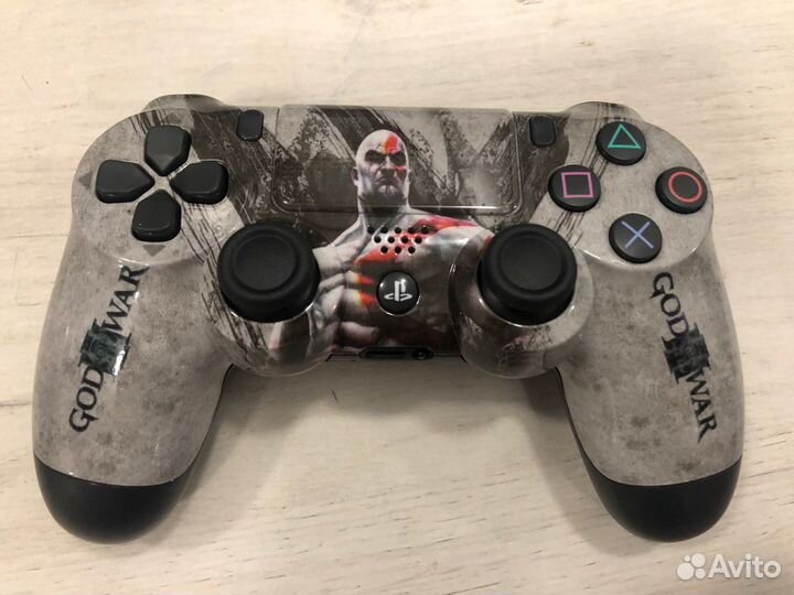 Новый Dualshock 4 God of War