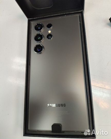 Samsung Galaxy S24 Ultra, 12/512 ГБ