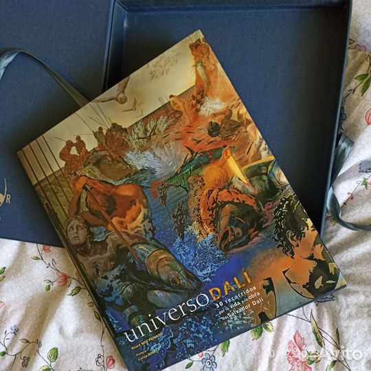 Книга. Альбом Сальвадора Дали. Испания