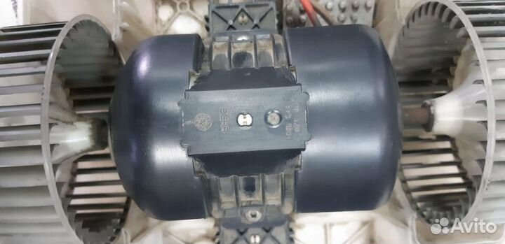 В Вентилятор печки в сборе w221 мерседес