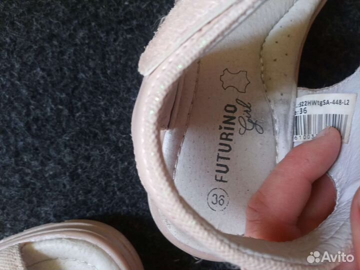 Сандалии для девочки новые