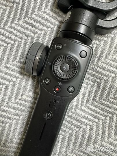 Стабилизатор для смартфона Zhiyun Smooth 4
