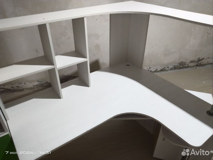 Компьютерный стол