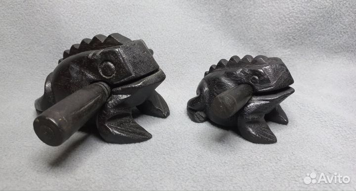 Статуэтка лягушки