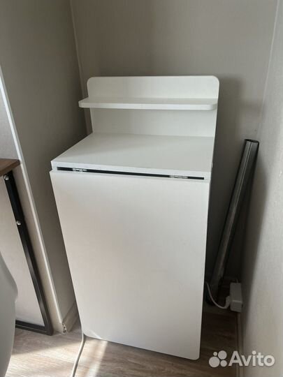 Маникюрный стол складной