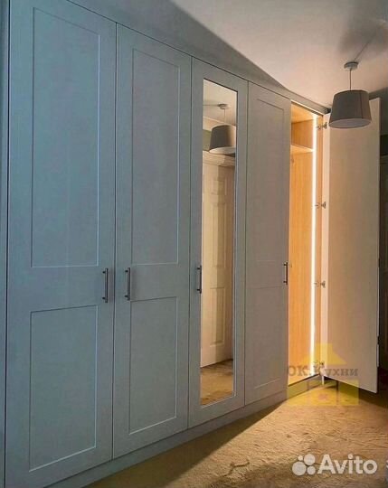 Распашной шкаф