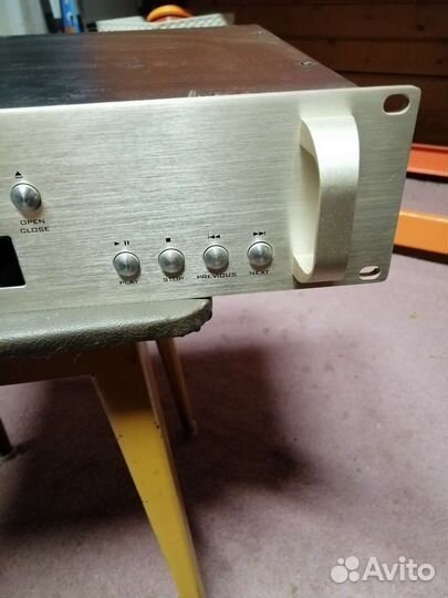 CD-проигрыватель itc escort t-6221