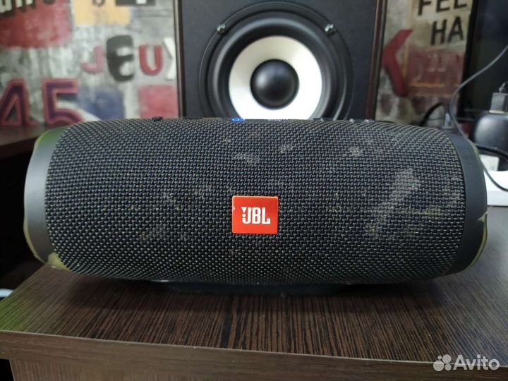 Колонка jbl charge 3