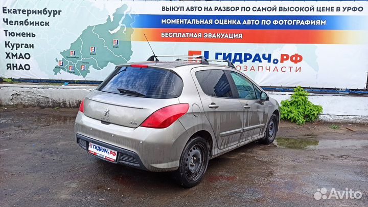 Обшивка двери багажника правая Peugeot 308 8748 NL