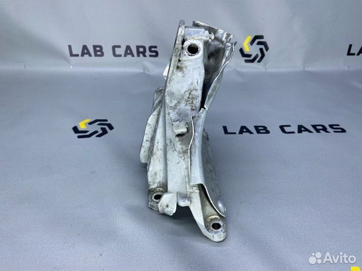 Кронштейн опоры двигателя правый Bmw X6 E71 N57