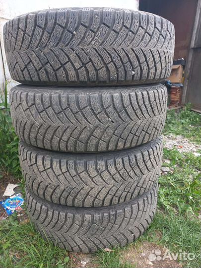 Michelin X-Ice XI3 215/60 R16 99T