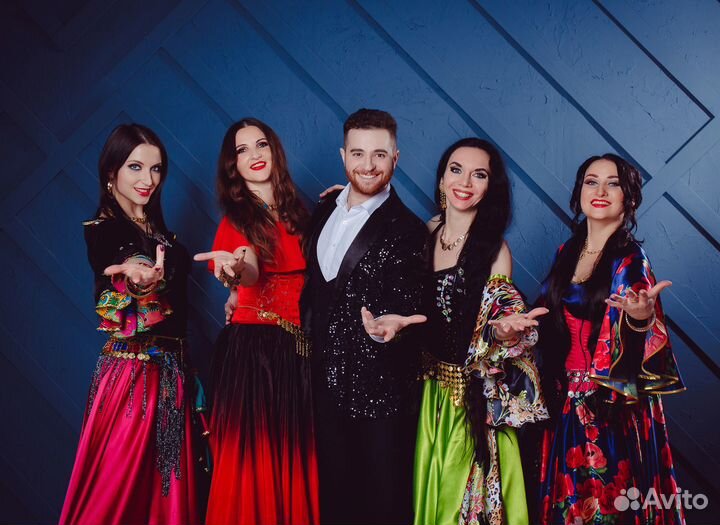 Цыгане на праздник. Ансамбль 