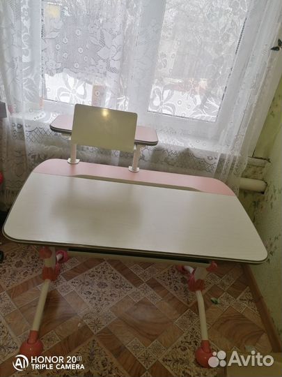 Школьная парта и стул