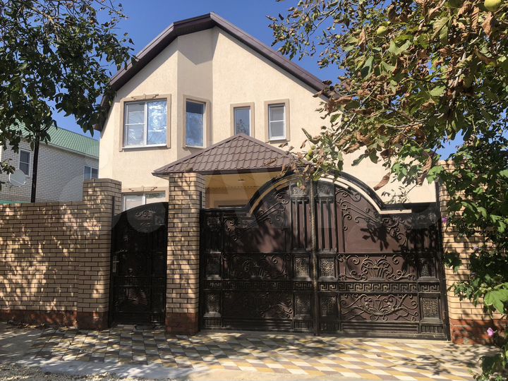 Дом 170 м² на участке 4 сот.