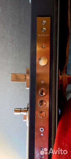 Дверь входная металлическая новая