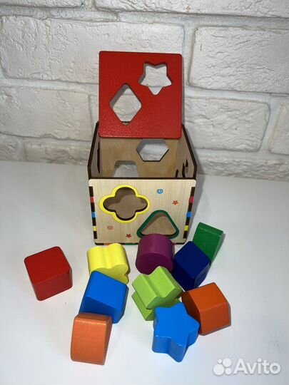 Деревянный сортер монтессори с фигурками «Кубик»
