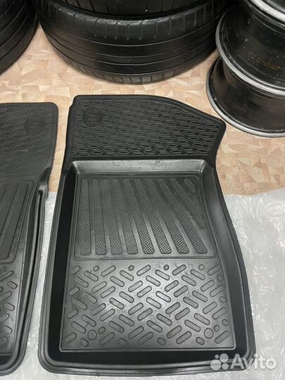 Автомобильные коврики резиновые