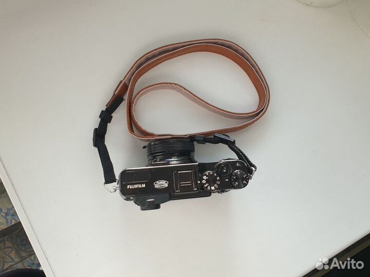 Компактный фотоаппарат Fujifilm x20