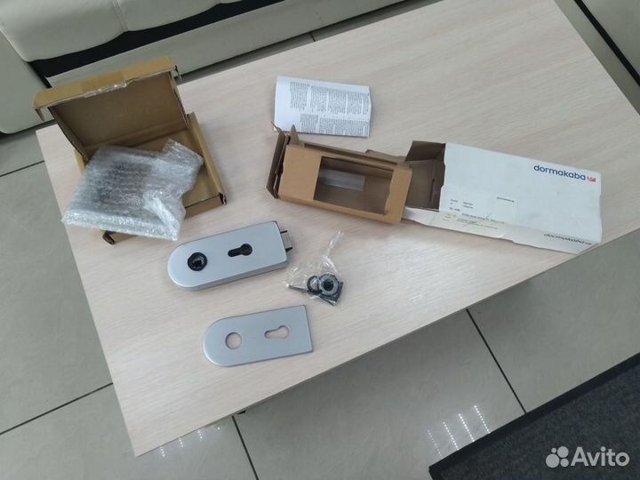 Замок для стеклянной двери Dorma Дорма