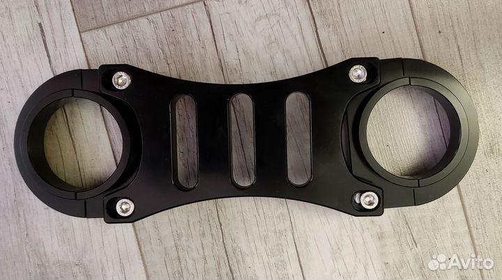 Третья траверса Suzuki DR 650