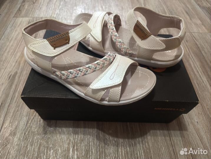 Сандалии для девочки